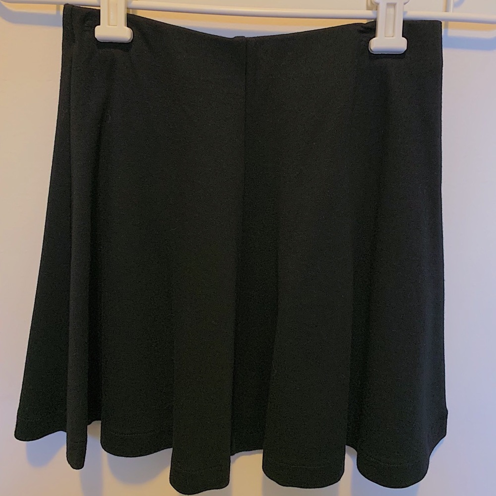 plain black high waisted skater skirt!